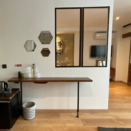 Alojamento de Acomodação e Pequeno-almoço Boreal Porto Gaia - Patio & Pool 4*
